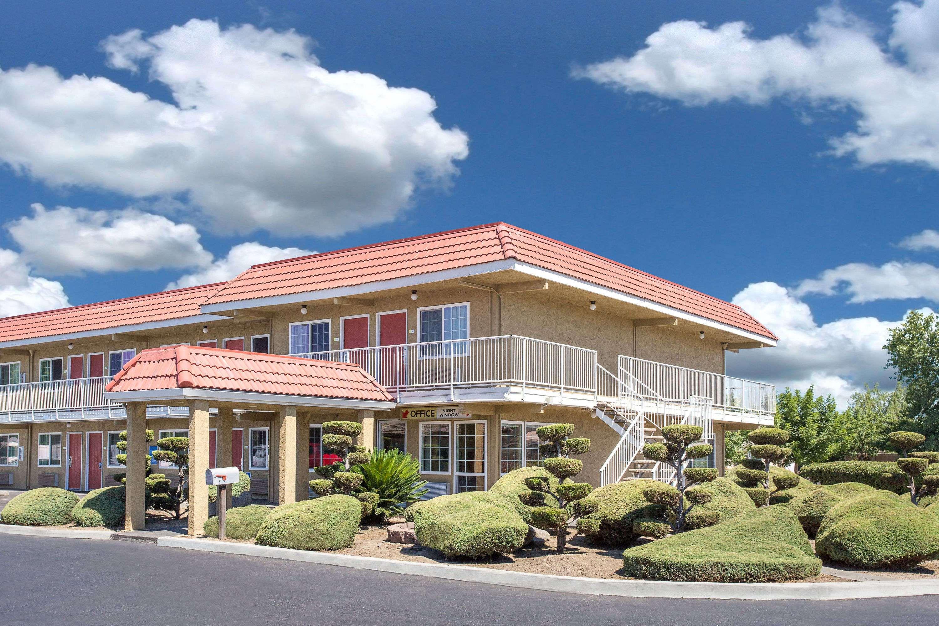 Days Inn By Wyndham Терлок Экстерьер фото