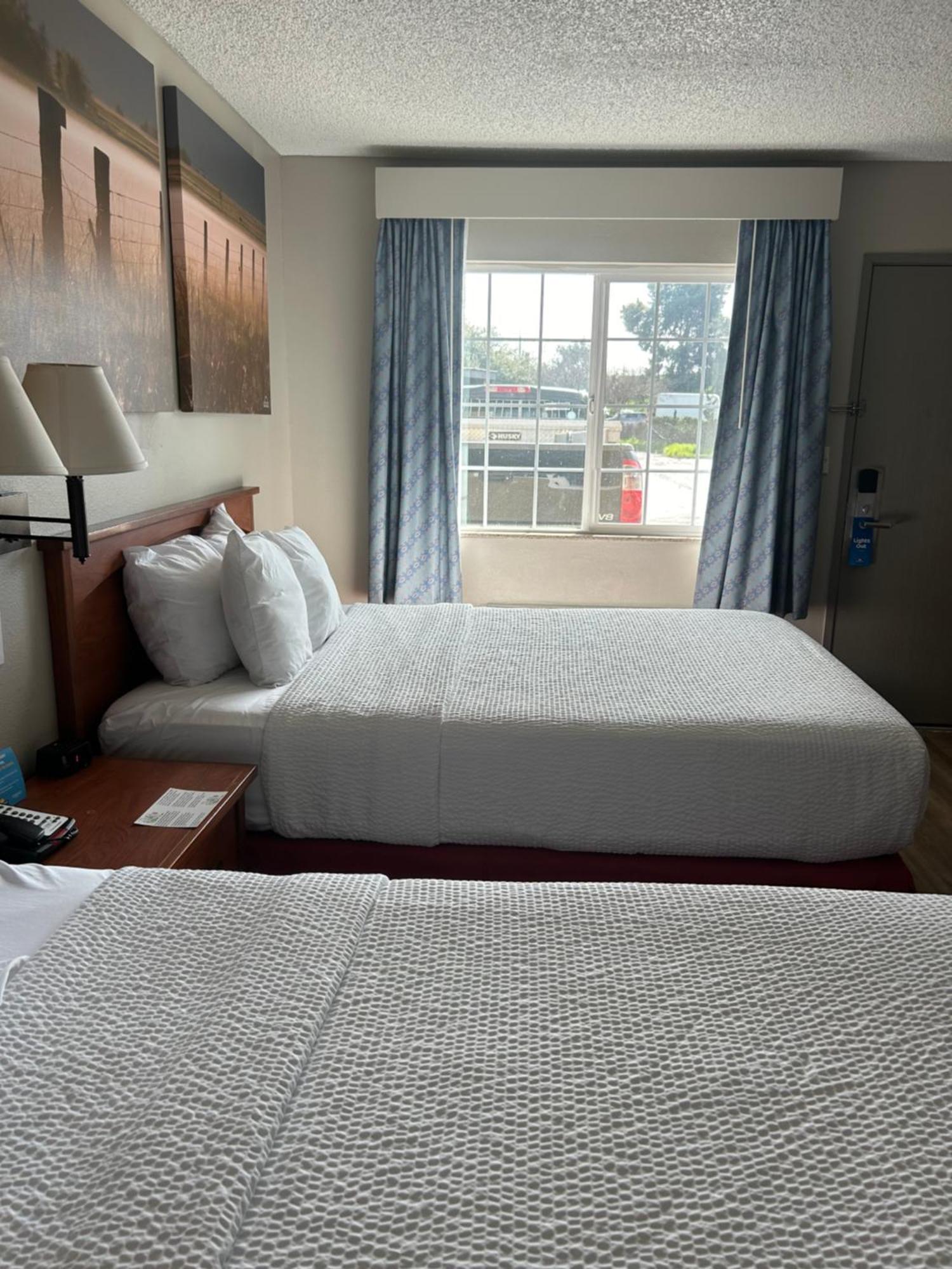 Days Inn By Wyndham Терлок Экстерьер фото